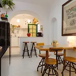 Your Vintage Townhouse *