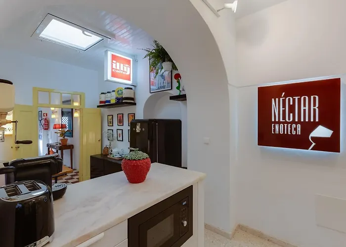 Your Vintage Townhouse * לאגוּ‏ש