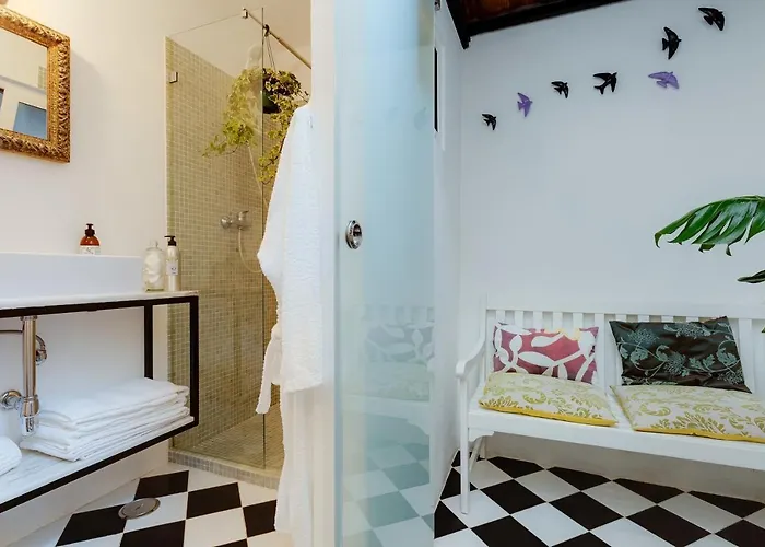 Your Vintage Townhouse * לאגוּ‏ש