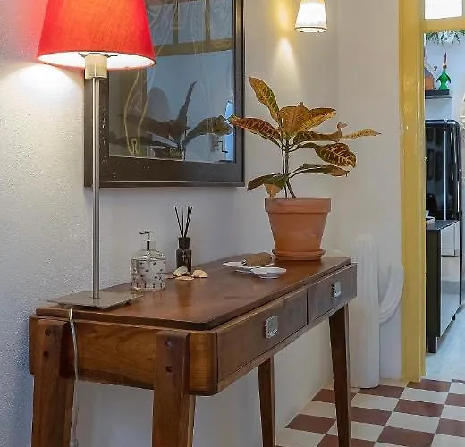 Your Vintage Townhouse *