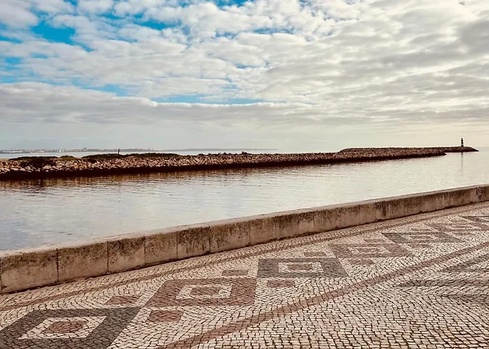 Your Vintage Townhouse * לאגוּ‏ש