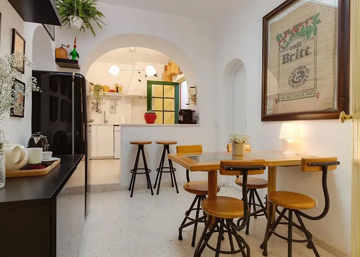 Your Vintage Townhouse *